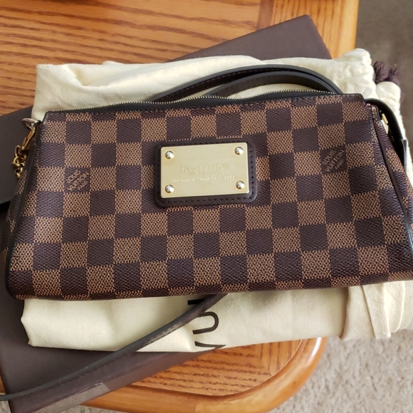 Louis Vuitton Eva - Picture 12 of 16